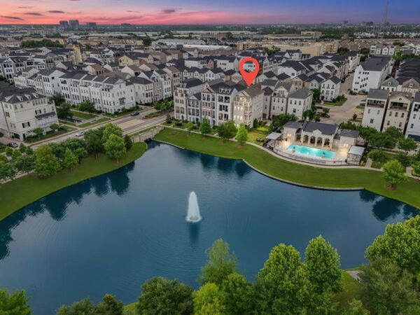 3709 Somerset Commons Lane  Houston 77055 Harris - Image 3