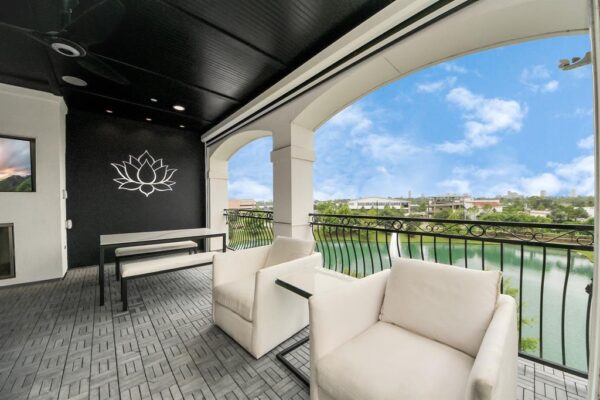 3711 Somerset Commons Lane  Houston 77055 Harris - Image 2