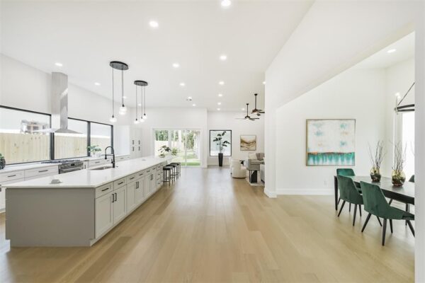 3720 Ella Boulevard  Houston 77018 Harris - Image 4