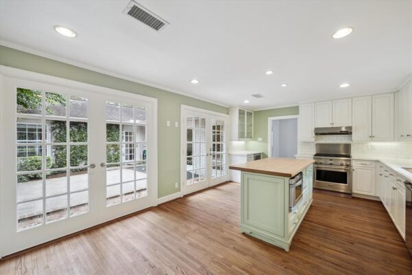 3838 Meadow Lake Lane  Houston 77027 Harris - Image 10