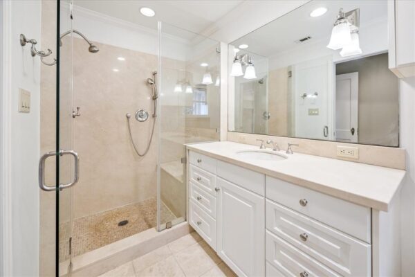 3838 Meadow Lake Lane  Houston 77027 Harris - Image 17