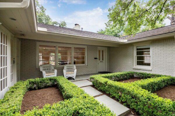 3838 Meadow Lake Lane  Houston 77027 Harris - Image 3