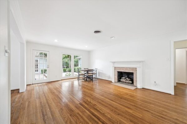 3838 Meadow Lake Lane  Houston 77027 Harris - Image 6