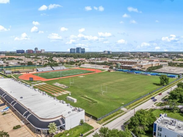 417 Rancho Bauer Drive  Houston 77079 Harris - Image 11