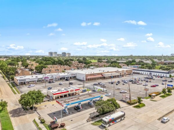 417 Rancho Bauer Drive  Houston 77079 Harris - Image 12