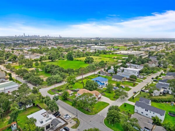 1003 Wakefield Drive  Houston 77018 Harris - Image 38