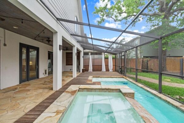 1024 Waverly Street  Houston 77008 Harris