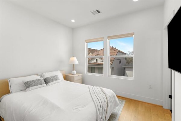 4226 Gibson Street  Houston 77007 Harris - Image 22