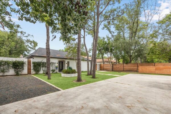 5602 Woodway Drive  Houston 77056 Harris - Image 2
