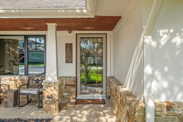 1506 Longacre Drive  Houston 77055 Harris - Image 2