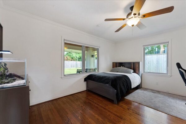 1506 Longacre Drive  Houston 77055 Harris - Image 11