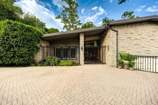 6 Gessner Road  Houston 77024 Harris