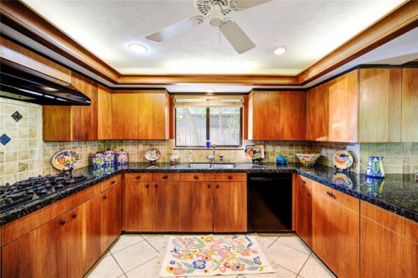 6 Gessner Road  Houston 77024 Harris - Image 12