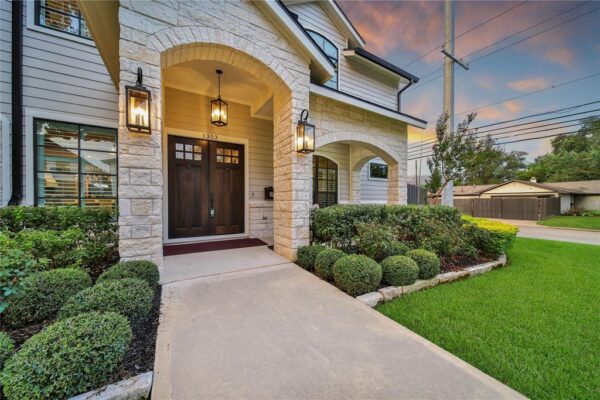 1353 Chantilly Lane  Houston 77018 Harris - Image 3