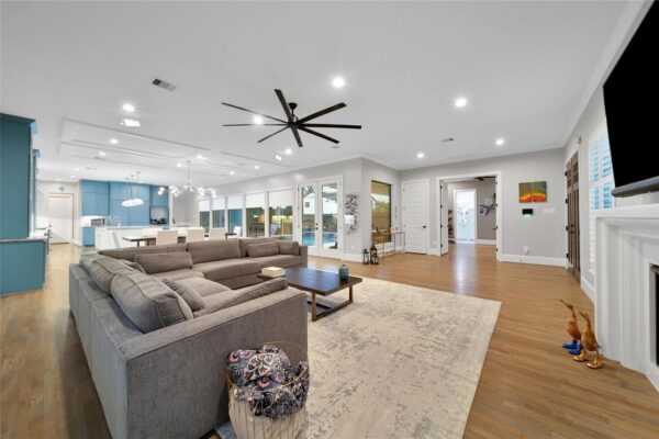 1353 Chantilly Lane  Houston 77018 Harris - Image 5