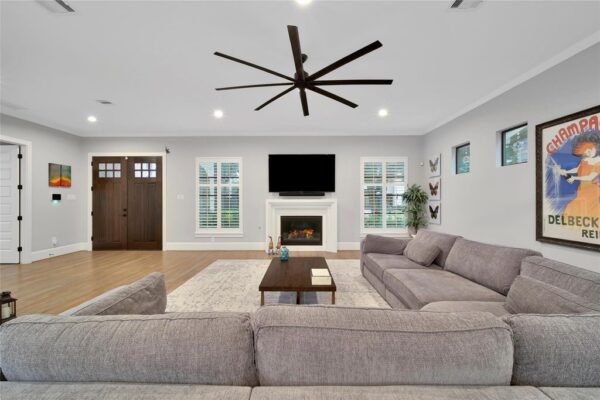1353 Chantilly Lane  Houston 77018 Harris - Image 6