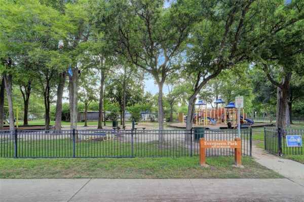 4400 Cynthia Street  Bellaire 77401 Harris - Image 29
