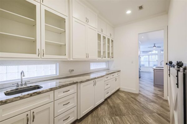 4400 Cynthia Street  Bellaire 77401 Harris - Image 6