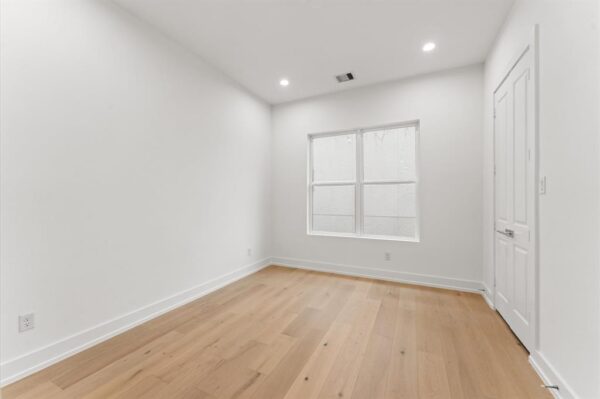 4403 Feagan  Houston 77007 Harris - Image 31
