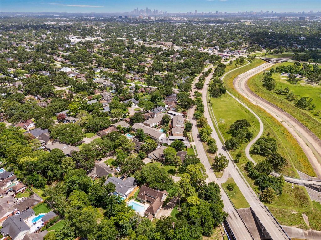 2338 Carleen Road  Houston 77018 Harris - Image 3