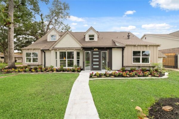 2302 Brooktree Drive  Houston 77008 Harris