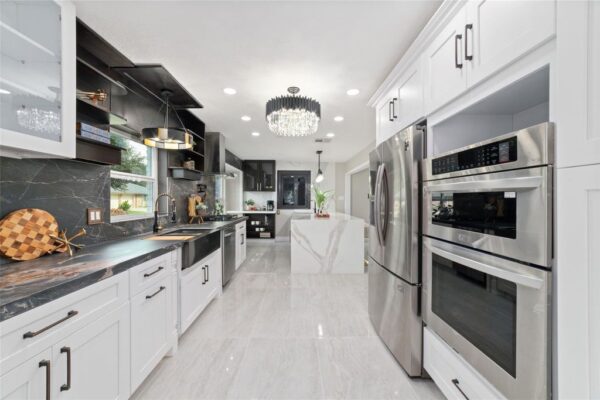2302 Brooktree Drive  Houston 77008 Harris - Image 7