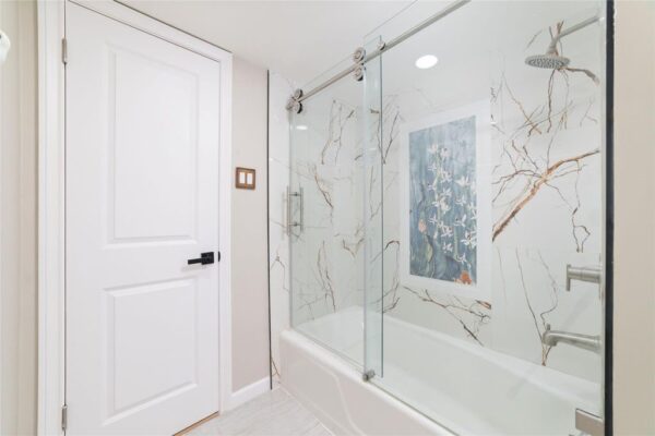 2302 Brooktree Drive  Houston 77008 Harris - Image 25