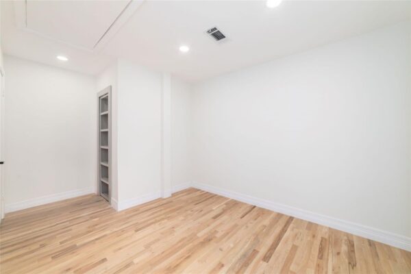 2302 Brooktree Drive  Houston 77008 Harris - Image 29