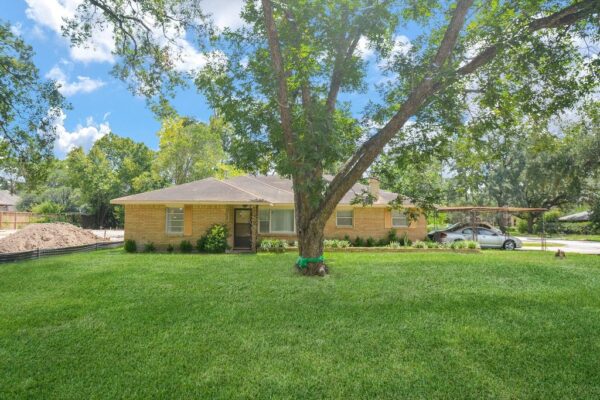 11933 Barryknoll Lane  Houston 77024 Harris