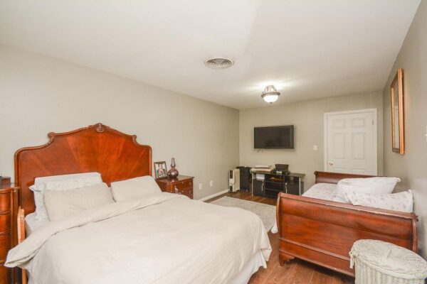 11933 Barryknoll Lane  Houston 77024 Harris - Image 16