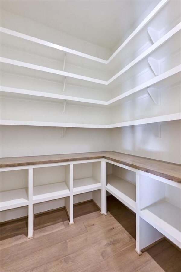 1570 Cheshire Lane  Houston 77018 Harris - Image 15