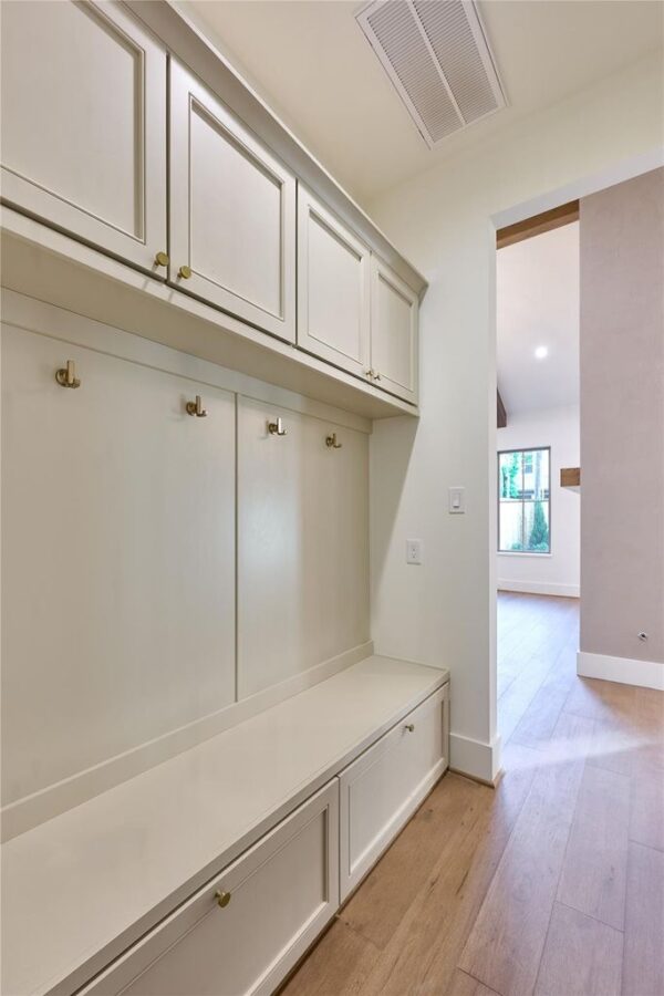 1570 Cheshire Lane  Houston 77018 Harris - Image 16