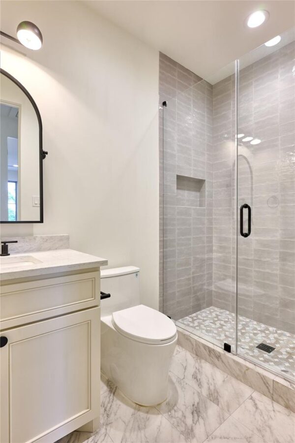 1570 Cheshire Lane  Houston 77018 Harris - Image 24