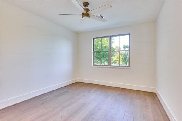 1570 Cheshire Lane  Houston 77018 Harris - Image 27
