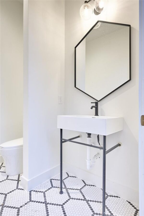 1570 Cheshire Lane  Houston 77018 Harris - Image 33