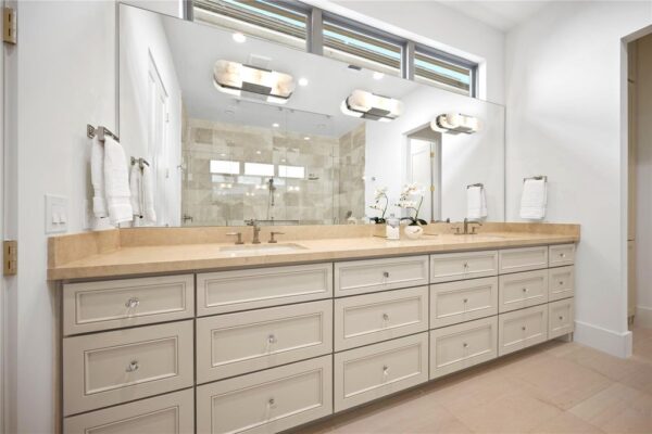 1570 Cheshire Lane  Houston 77018 Harris - Image 43