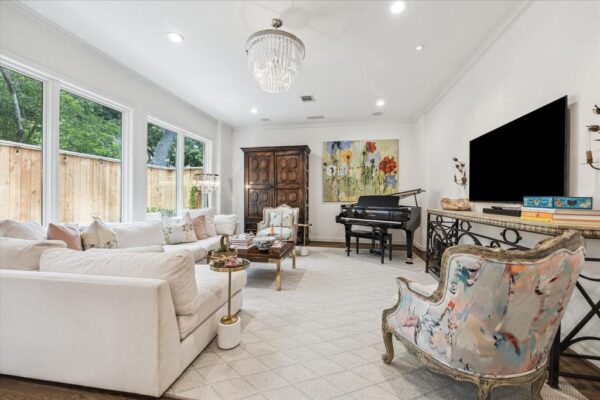 130 Park Laureate  Houston 77024 Harris - Image 9