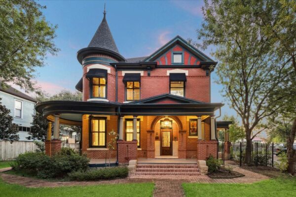 1011 Heights Boulevard  Houston 77008 Harris - Image 4