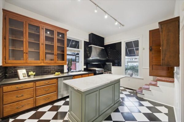 1011 Heights Boulevard  Houston 77008 Harris - Image 13