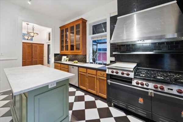 1011 Heights Boulevard  Houston 77008 Harris - Image 14