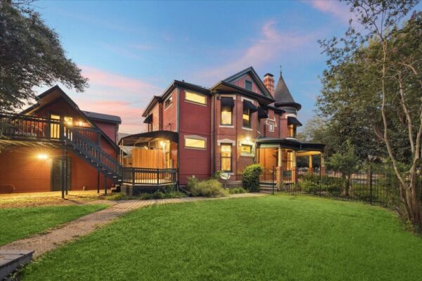 1011 Heights Boulevard  Houston 77008 Harris - Image 30