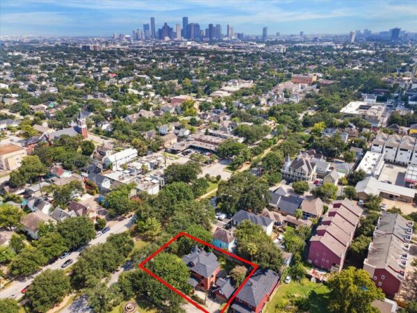 1011 Heights Boulevard  Houston 77008 Harris - Image 40