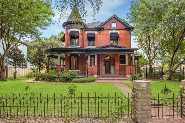 1011 Heights Boulevard  Houston 77008 Harris - Image 45