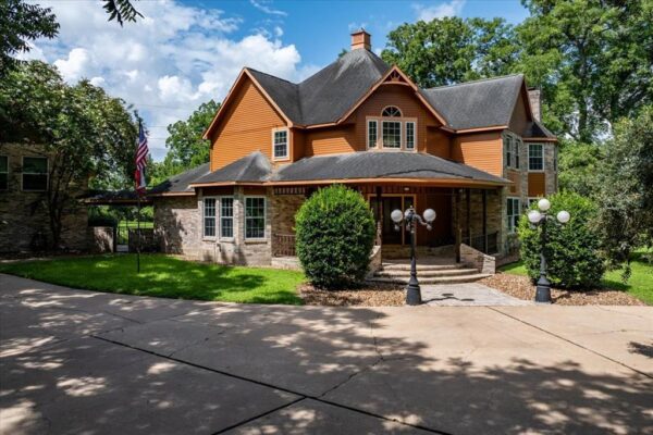 4723 Pecan Lake Court  Richmond 77406 Fort Bend - Image 2