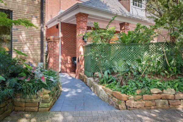 251 Sugarberry Circle  Houston 77024 Harris - Image 13