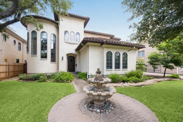 4916 Linden Street  Bellaire 77401 Harris