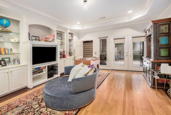 4925 Pine Street  Bellaire 77401 Harris - Image 21