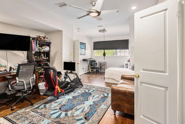 4925 Pine Street  Bellaire 77401 Harris - Image 36