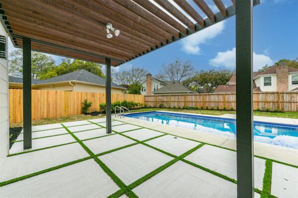 502 Lee Shore Lane  Houston 77079 Harris - Image 4