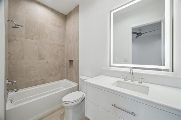 509 W BELL  Houston 77019 Harris - Image 33